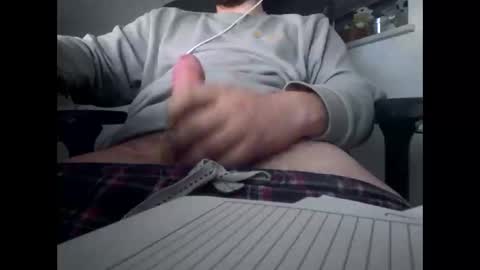 Snapshot of raffael150601 chatting on 8, 11, 2025 raffael150601 online show from 8, 11, 2025