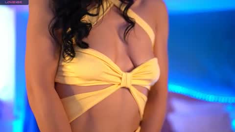 Snapshot of raisavawn chatting on 27, 6, 2026 RaisaVawn online show from 27, 6, 2026