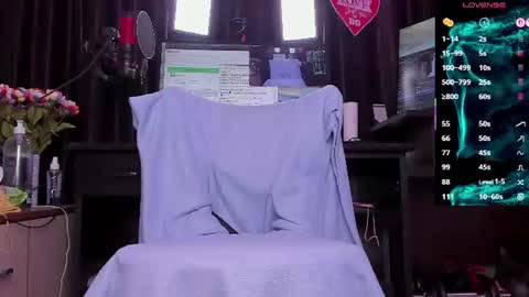 Snapshot of raissa_sky26 chatting on 15, 6, 2026 Laura online show from 15, 6, 2026