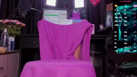 Snapshot of raissa_sky26 chatting on 28, 7, 2026 Laura online show from 28, 7, 2026