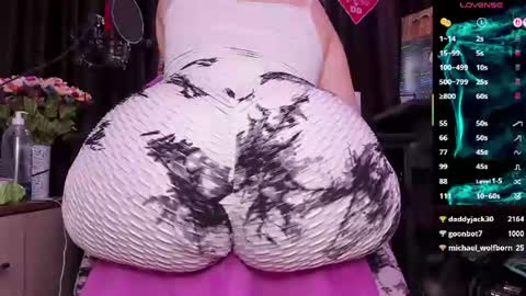 Snapshot of raissa_sky26 chatting on 3, 8, 2026 Laura online show from 3, 8, 2026