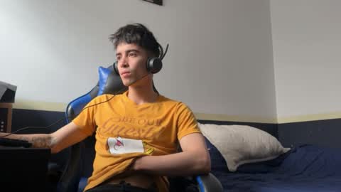 Snapshot of rakhubs chatting on 19, 3, 2026 Enzo online show from 19, 3, 2026