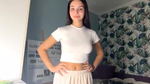Snapshot of ranaeriveras chatting on 29, 10, 2025 ShyBerry online show from 29, 10, 2025