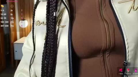 Snapshot of raqueljones_ chatting on 18, 7, 2026 Raquel online show from 18, 7, 2026