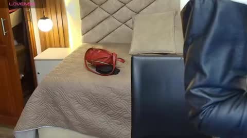 Snapshot of raqueljones_ chatting on 28, 7, 2026 Raquel online show from 28, 7, 2026