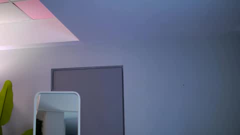 Snapshot of raquellevon chatting on 5, 1, 2026 Raquelle online show from 5, 1, 2026