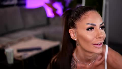 Snapshot of raquellevon chatting on 18, 3, 2026 Raquelle online show from 18, 3, 2026