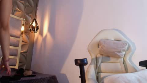   online show from 26, 9, 2025