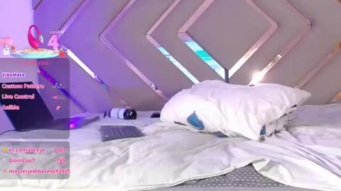 RAVEN FOXTER online show from 2, 3, 2025