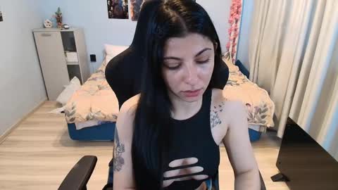 raven_haired_goddess online show from 5, 5, 2026