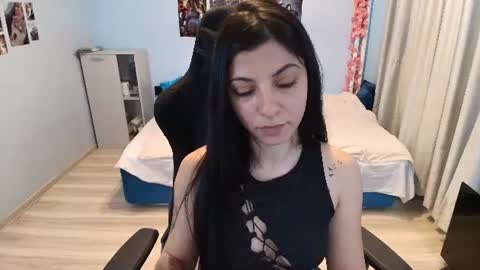 Snapshot of raven_haired_goddess chatting on 29, 6, 2026 raven_haired_goddess online show from 29, 6, 2026
