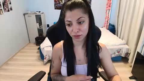 Snapshot of raven_haired_goddess chatting on 27, 7, 2026 raven_haired_goddess online show from 27, 7, 2026