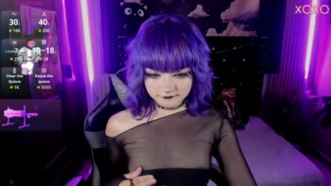 Snapshot of ravencollen chatting on 10, 4, 2026 ravencollen online show from 10, 4, 2026