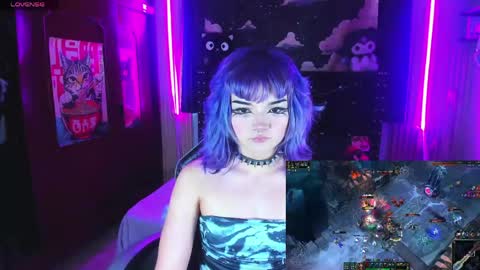 Snapshot of ravencollen chatting on 16, 5, 2026 ravencollen online show from 16, 5, 2026