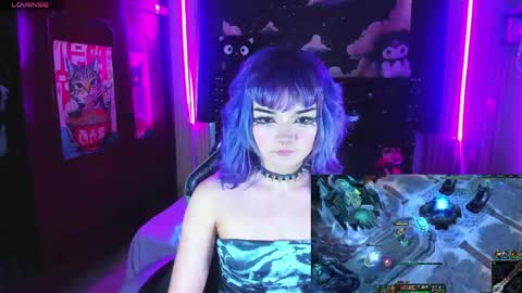 Snapshot of ravencollen chatting on 16, 5, 2026 ravencollen online show from 16, 5, 2026