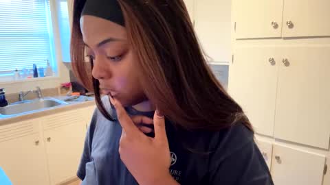 raventhebigbodybitch online show from 30, 1, 2025