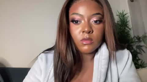 raventhebigbodybitch online show from 3, 2, 2025