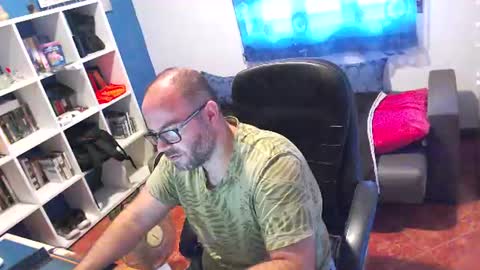 ravingr3d3 online show from 30, 6, 2026