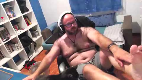 ravingr3d3 online show from 12, 7, 2026