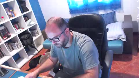 ravingr3d3 online show from 15, 7, 2026
