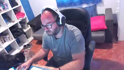 ravingr3d3 online show from 28, 7, 2026
