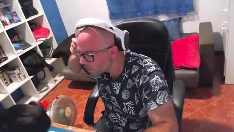 ravingr3d3 online show from 2, 8, 2026