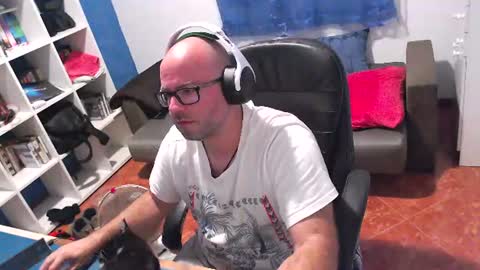 ravingr3d3 online show from 3, 8, 2026