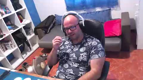 ravingr3d3 online show from 5, 8, 2026