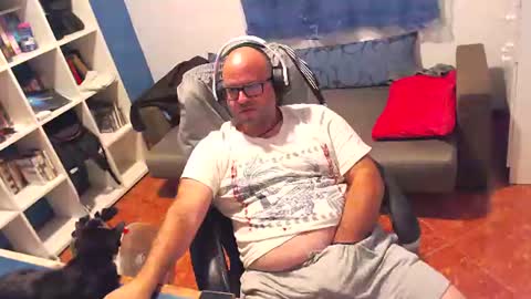 ravingr3d3 online show from 5, 8, 2026