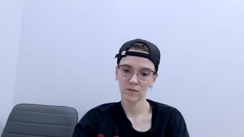 Ray-Ray online show from 6, 3, 2026