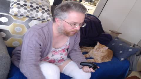 Snapshot of raymondsun chatting on 25, 12, 2024 Sunshine Ray online show from 25, 12, 2024