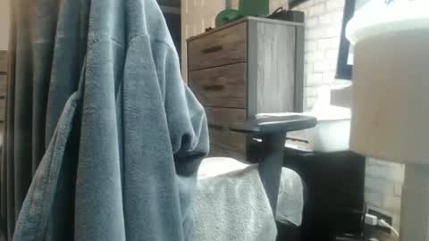 rayneonme1225 online show from 7, 3, 2025