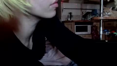 Snapshot of raziel_haze chatting on 21, 6, 2026 Yrriel Strife Candy-Demon Caveboy mr. Cringe online show from 21, 6, 2026