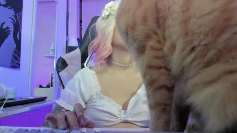 Snapshot of rea_winry chatting on 4, 4, 2026 Rea online show from 4, 4, 2026