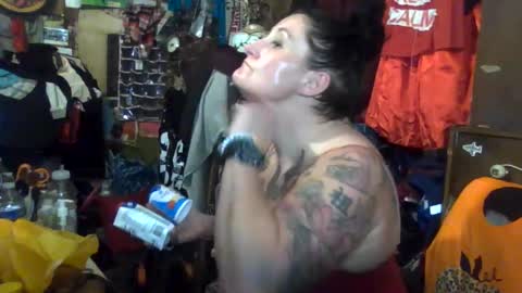 Snapshot of reallyredrum69th chatting on 19, 10, 2025 reallyredrum69th online show from 19, 10, 2025