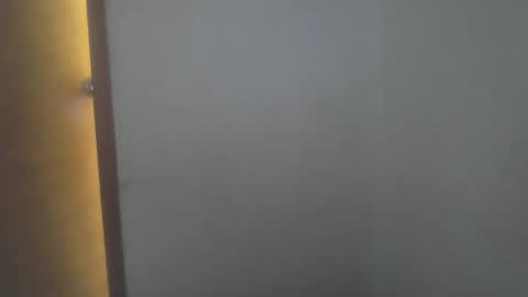 Snapshot of realmenol24k chatting on 18, 12, 2025 SexyFlacko online show from 18, 12, 2025