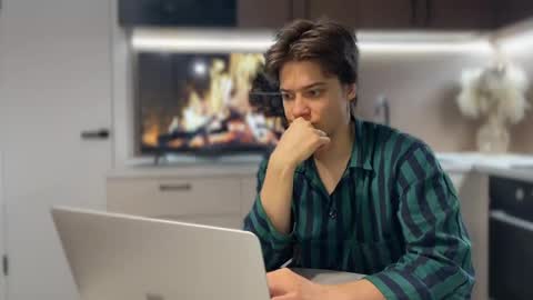 Snapshot of realsupermichael chatting on 17, 2, 2025 AliceEve online show from 17, 2, 2025