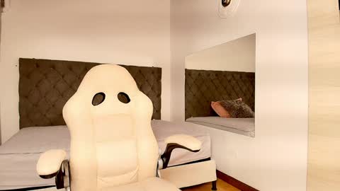 I invite you to my birthday on November 3th  online show from 9, 2, 2025