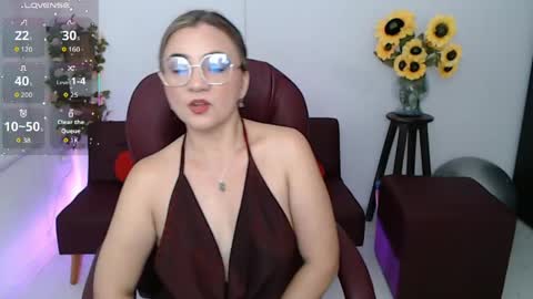 Snapshot of rebeca_milf chatting on 7, 5, 2026 REBECA online show from 7, 5, 2026