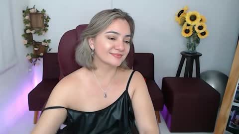 Snapshot of rebeca_milf chatting on 14, 5, 2026 REBECA online show from 14, 5, 2026