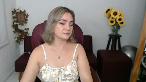 Snapshot of rebeca_milf chatting on 15, 5, 2026 REBECA online show from 15, 5, 2026