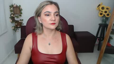 Snapshot of rebeca_milf chatting on 24, 5, 2026 REBECA online show from 24, 5, 2026