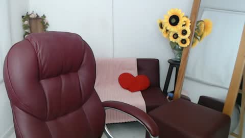 Snapshot of rebeca_milf chatting on 14, 6, 2026 REBECA online show from 14, 6, 2026