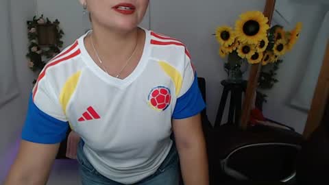 Snapshot of rebeca_milf chatting on 17, 6, 2026 REBECA online show from 17, 6, 2026