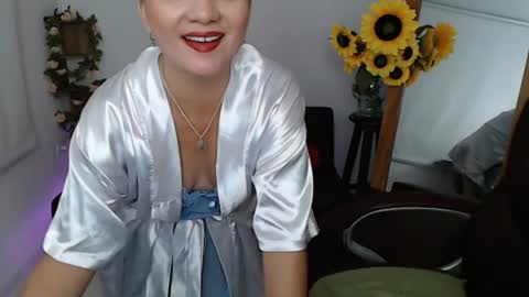 Snapshot of rebeca_milf chatting on 4, 7, 2026 REBECA online show from 4, 7, 2026
