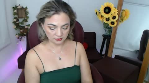 Snapshot of rebeca_milf chatting on 6, 7, 2026 REBECA online show from 6, 7, 2026