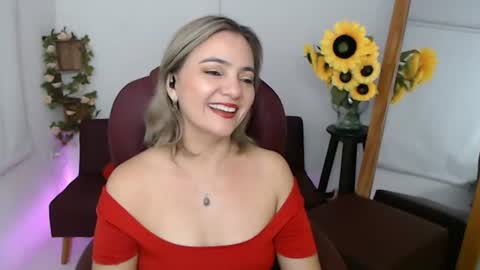 Snapshot of rebeca_milf chatting on 8, 7, 2026 REBECA online show from 8, 7, 2026