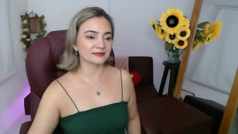 Snapshot of rebeca_milf chatting on 13, 7, 2026 REBECA online show from 13, 7, 2026