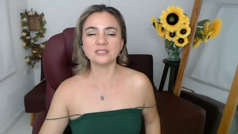 Snapshot of rebeca_milf chatting on 14, 7, 2026 REBECA online show from 14, 7, 2026