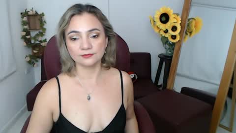 Snapshot of rebeca_milf chatting on 17, 7, 2026 REBECA online show from 17, 7, 2026